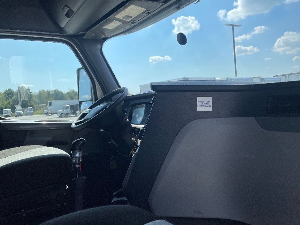 Sleeper Tractor-Heavy Duty Tractors-Freightliner-2020-T12642ST-Greenville-SC-774,943\n\t\tmiles-$ 32,750 - Image 15