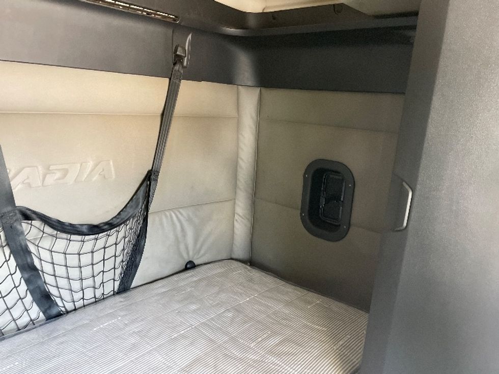 Sleeper Tractor-Heavy Duty Tractors-Freightliner-2020-T12642ST-Greenville-SC-774,943\n\t\tmiles-$ 32,750 - Image 18