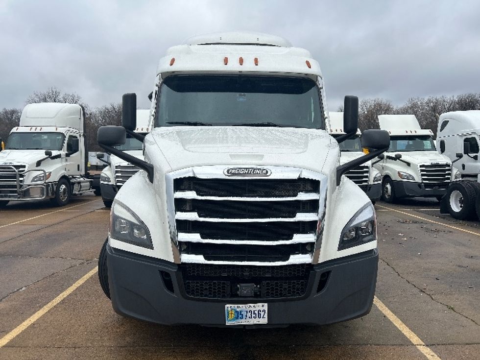 Sleeper Tractor-Heavy Duty Tractors-Freightliner-2020-T12642ST-Memphis-TN-679,255\n\t\tmiles-$ 12,000 - Image 2