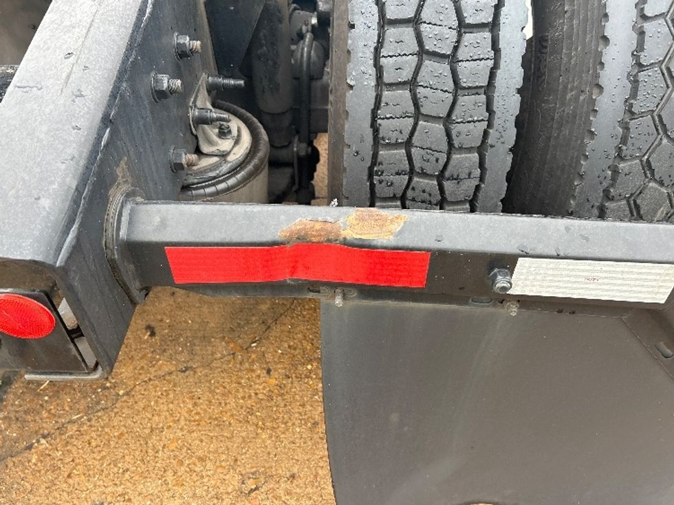 Sleeper Tractor-Heavy Duty Tractors-Freightliner-2020-T12642ST-Memphis-TN-679,255\n\t\tmiles-$ 12,000 - Image 22