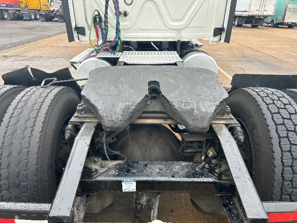 Sleeper Tractor-Heavy Duty Tractors-Freightliner-2020-T12642ST-Memphis-TN-679,255\n\t\tmiles-$ 12,000 - Image 6