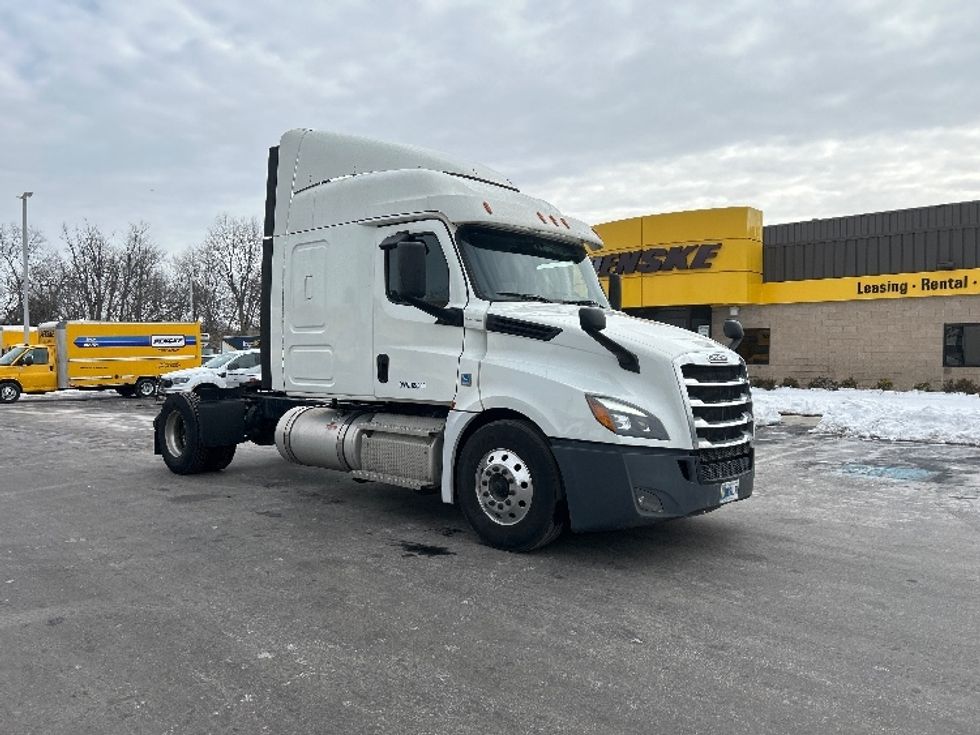 Sleeper Tractor-Heavy Duty Tractors-Freightliner-2020-T12642ST-Swedesboro-NJ-493,587\n\t\tmiles-$ 51,750 - Image 1