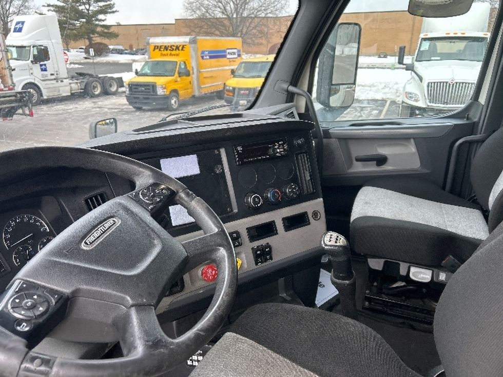 Sleeper Tractor-Heavy Duty Tractors-Freightliner-2020-T12642ST-Swedesboro-NJ-493,587\n\t\tmiles-$ 51,750 - Image 10