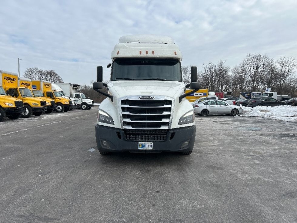 Sleeper Tractor-Heavy Duty Tractors-Freightliner-2020-T12642ST-Swedesboro-NJ-493,587\n\t\tmiles-$ 51,750 - Image 2