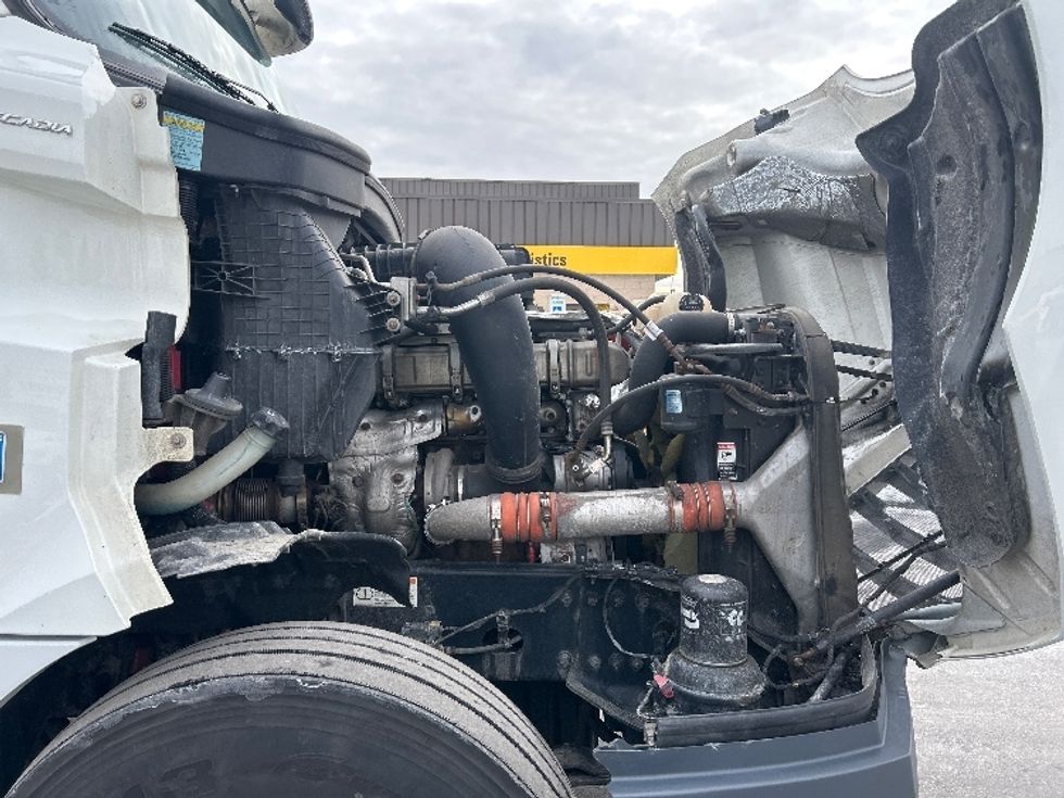 Sleeper Tractor-Heavy Duty Tractors-Freightliner-2020-T12642ST-Swedesboro-NJ-493,587\n\t\tmiles-$ 51,750 - Image 20