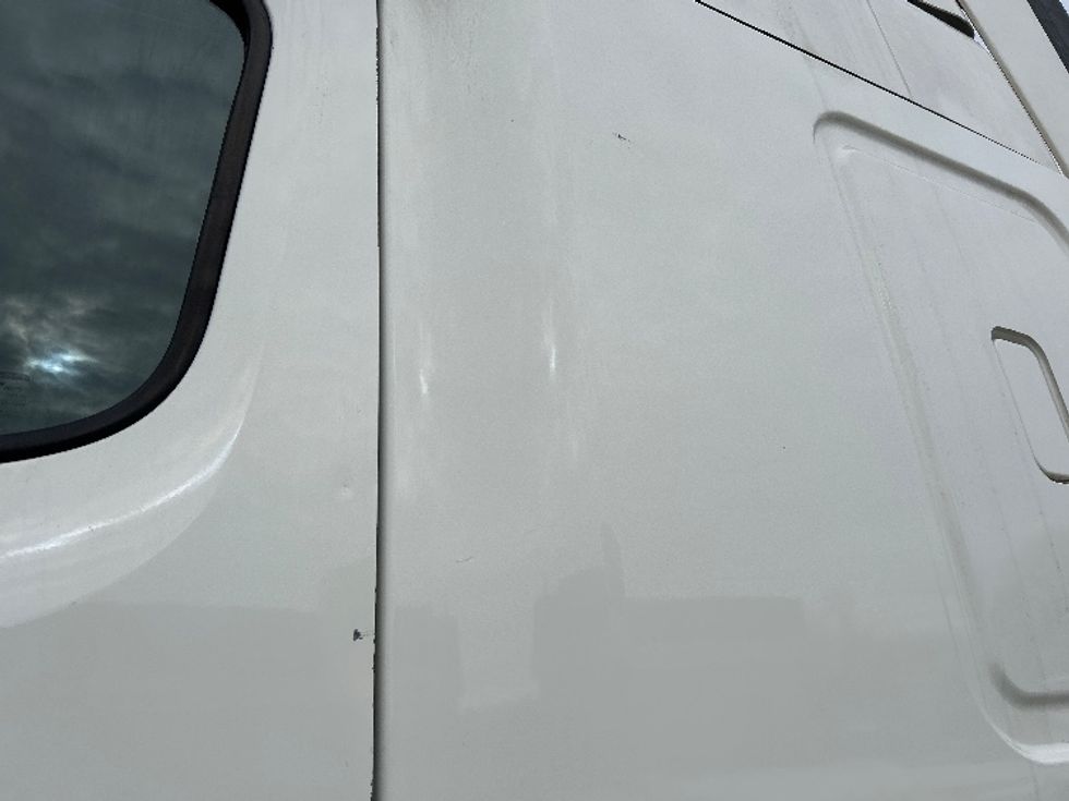 Sleeper Tractor-Heavy Duty Tractors-Freightliner-2020-T12642ST-Swedesboro-NJ-493,587\n\t\tmiles-$ 51,750 - Image 23