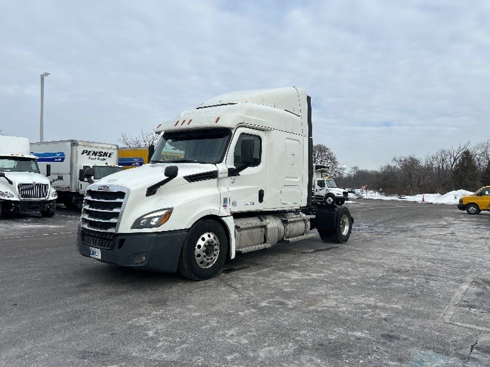 Sleeper Tractor-Heavy Duty Tractors-Freightliner-2020-T12642ST-Swedesboro-NJ-493,587\n\t\tmiles-$ 51,750 - Image 3