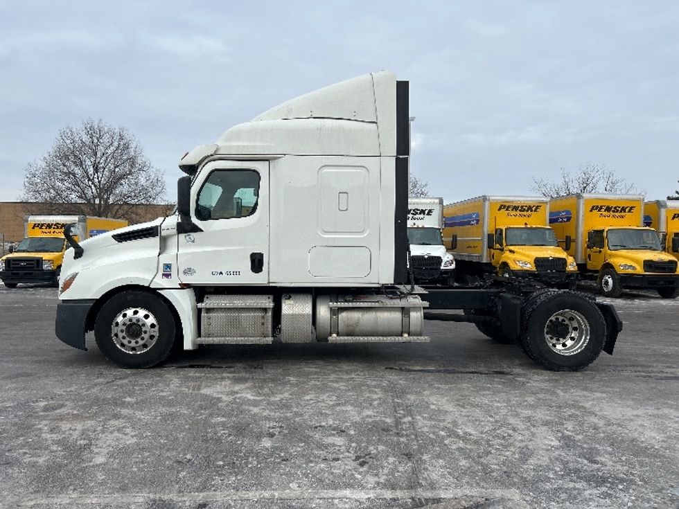Sleeper Tractor-Heavy Duty Tractors-Freightliner-2020-T12642ST-Swedesboro-NJ-493,587\n\t\tmiles-$ 51,750 - Image 4