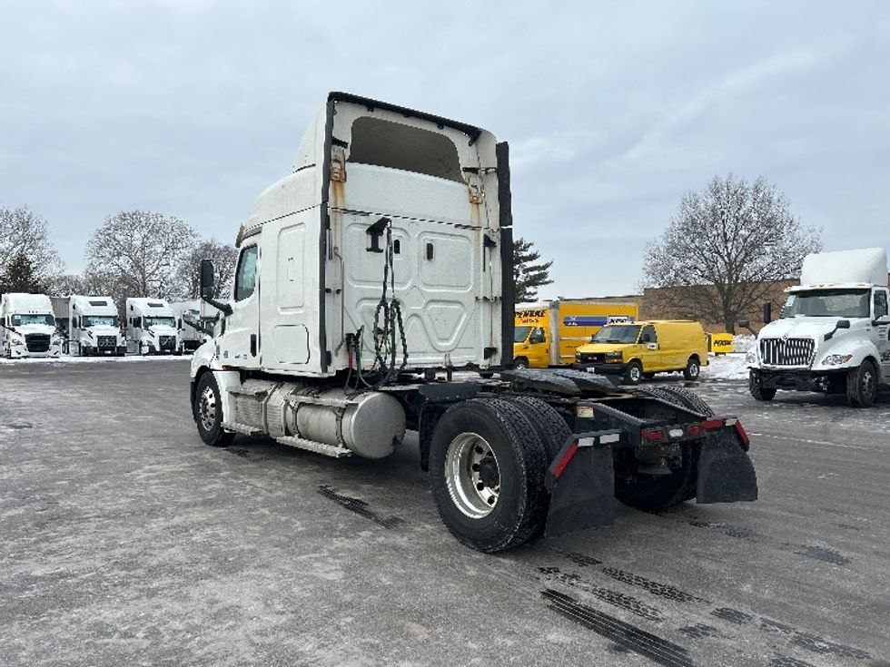 Sleeper Tractor-Heavy Duty Tractors-Freightliner-2020-T12642ST-Swedesboro-NJ-493,587\n\t\tmiles-$ 51,750 - Image 5