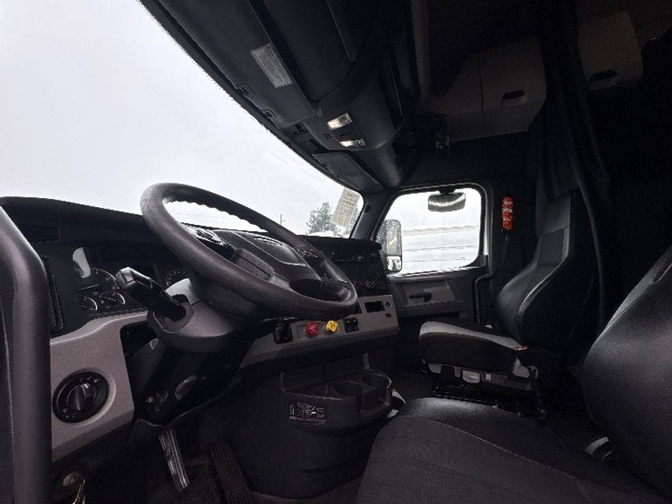 Sleeper Tractor-Heavy Duty Tractors-Freightliner-2020-T12642ST-West Sacramento-CA-619,317\n\t\tmiles-$ 48,000 - Image 10