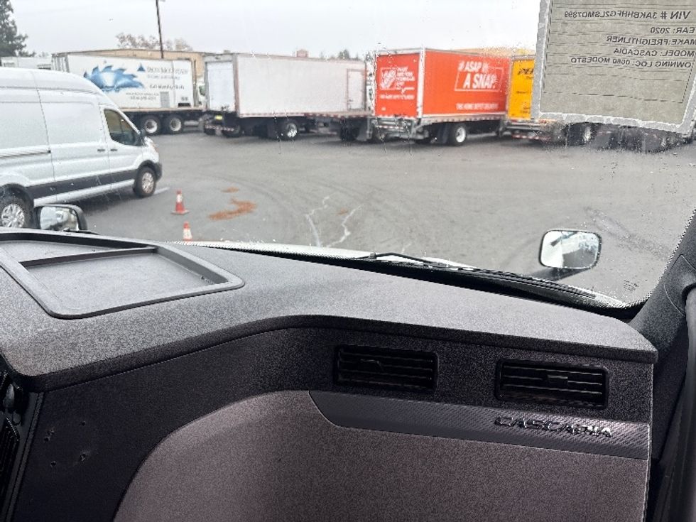 Sleeper Tractor-Heavy Duty Tractors-Freightliner-2020-T12642ST-West Sacramento-CA-619,317\n\t\tmiles-$ 48,000 - Image 14