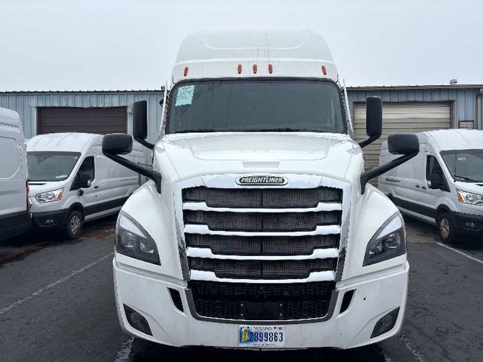 Sleeper Tractor-Heavy Duty Tractors-Freightliner-2020-T12642ST-West Sacramento-CA-619,317\n\t\tmiles-$ 48,000 - Image 2