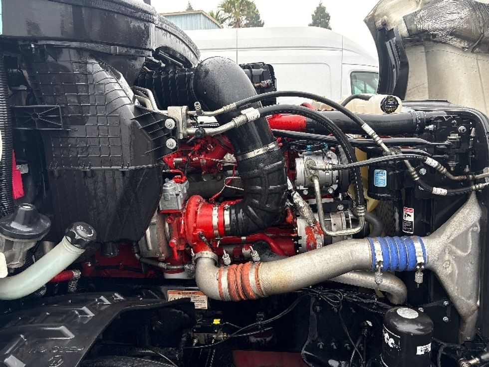 Sleeper Tractor-Heavy Duty Tractors-Freightliner-2020-T12642ST-West Sacramento-CA-619,317\n\t\tmiles-$ 48,000 - Image 20