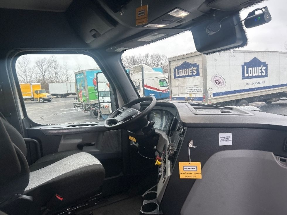 Sleeper Tractor-Heavy Duty Tractors-Freightliner-2020-T12662ST-Obetz-OH-476,000\n\t\tmiles-$ 54,750 - Image 15