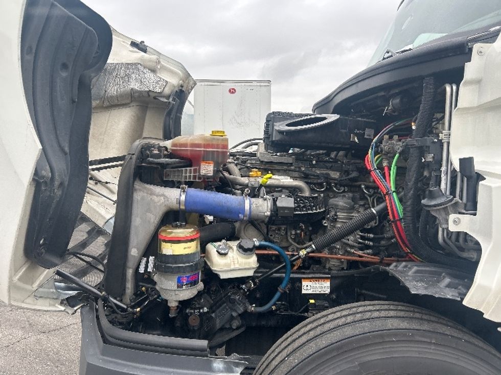 Sleeper Tractor-Heavy Duty Tractors-Freightliner-2020-T12662ST-Obetz-OH-476,000\n\t\tmiles-$ 54,750 - Image 21