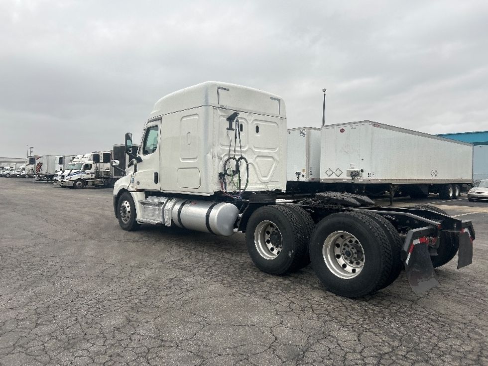 Sleeper Tractor-Heavy Duty Tractors-Freightliner-2020-T12662ST-Obetz-OH-476,000\n\t\tmiles-$ 54,750 - Image 5
