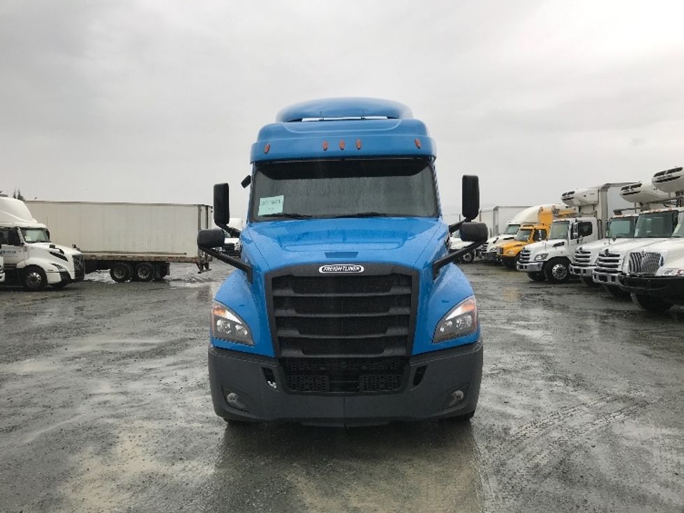 Sleeper Tractor-Heavy Duty Tractors-Freightliner-2020-T12664ST-Abbotsford-BC-501,001\n\t\tkm-$ 70,000 - Image 2