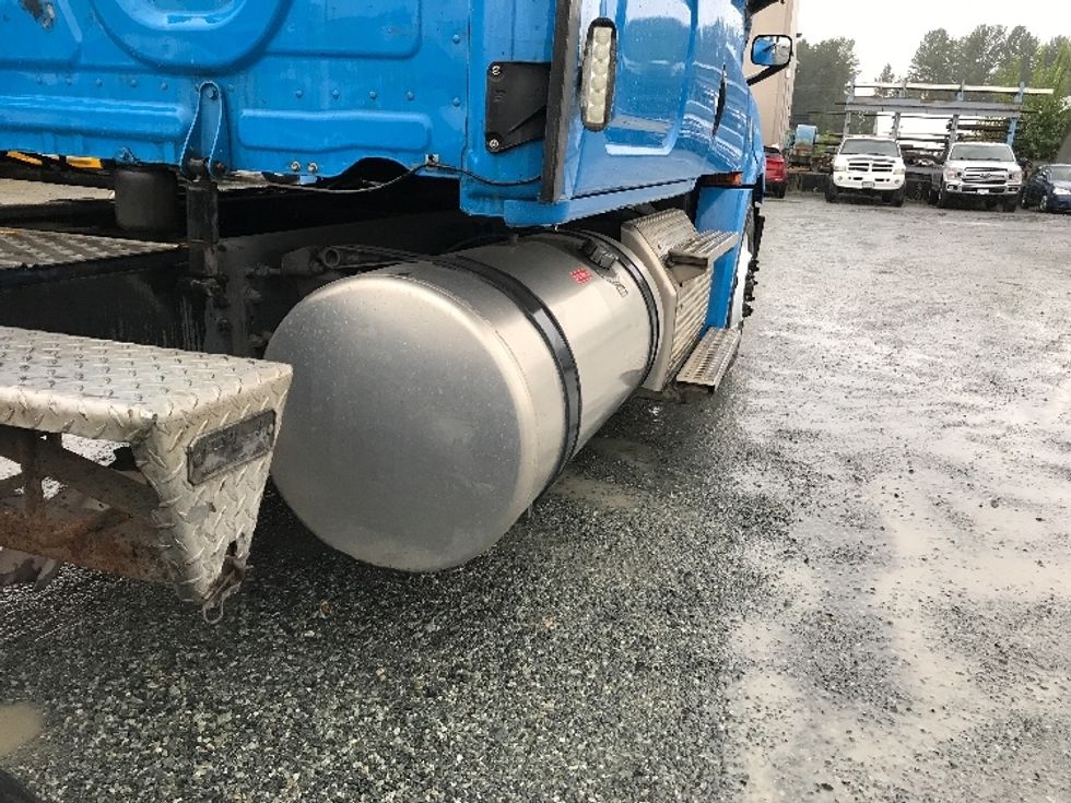 Sleeper Tractor-Heavy Duty Tractors-Freightliner-2020-T12664ST-Abbotsford-BC-501,001\n\t\tkm-$ 70,000 - Image 23