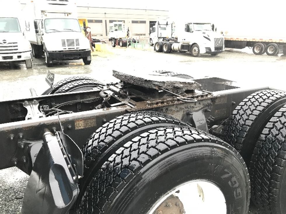 Sleeper Tractor-Heavy Duty Tractors-Freightliner-2020-T12664ST-Abbotsford-BC-501,001\n\t\tkm-$ 70,000 - Image 25