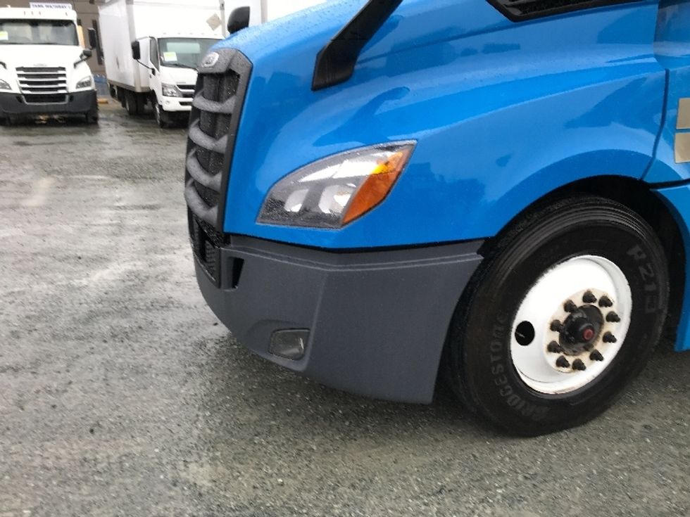 Sleeper Tractor-Heavy Duty Tractors-Freightliner-2020-T12664ST-Abbotsford-BC-501,001\n\t\tkm-$ 70,000 - Image 26