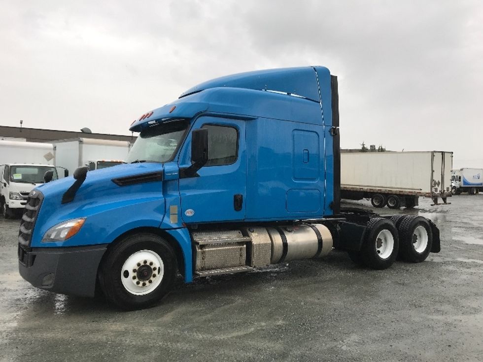 Sleeper Tractor-Heavy Duty Tractors-Freightliner-2020-T12664ST-Abbotsford-BC-501,001\n\t\tkm-$ 70,000 - Image 3