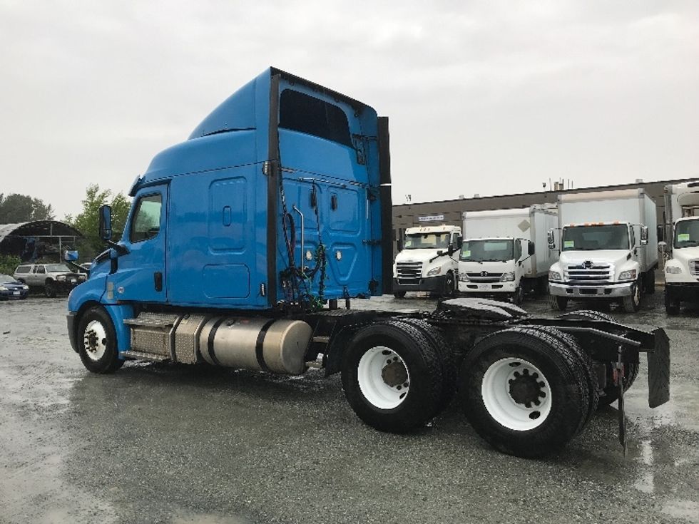 Sleeper Tractor-Heavy Duty Tractors-Freightliner-2020-T12664ST-Abbotsford-BC-501,001\n\t\tkm-$ 70,000 - Image 5