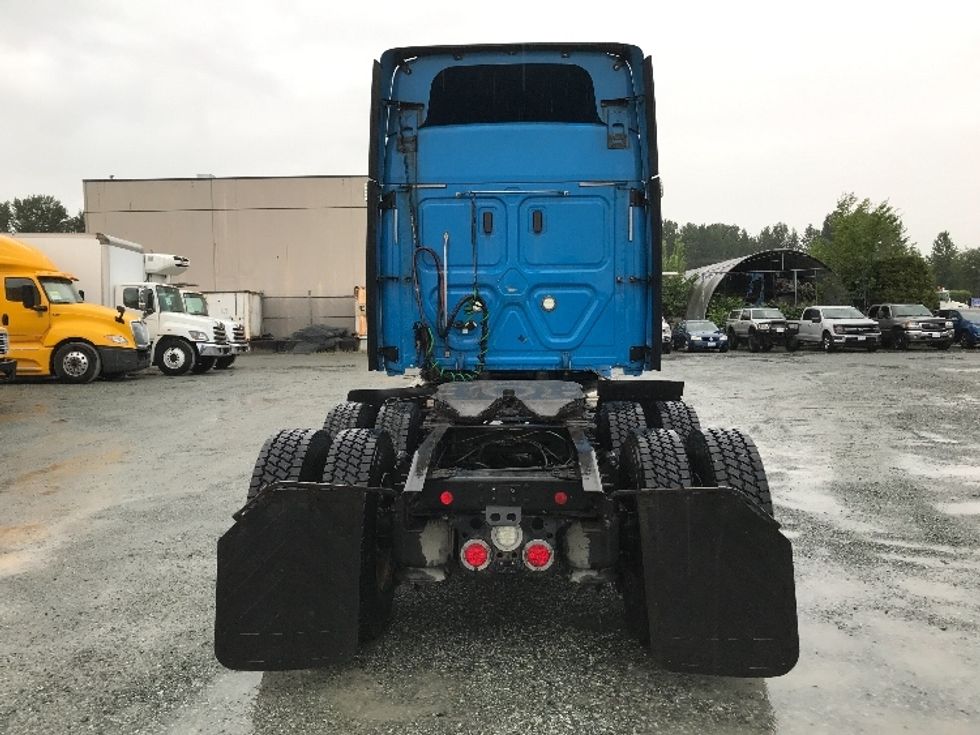 Sleeper Tractor-Heavy Duty Tractors-Freightliner-2020-T12664ST-Abbotsford-BC-501,001\n\t\tkm-$ 70,000 - Image 6