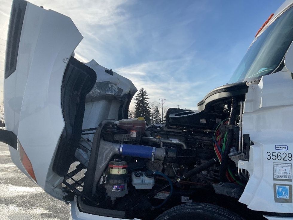 Sleeper Tractor-Heavy Duty Tractors-Freightliner-2020-T12664ST-Akron-OH-398,179\n\t\tmiles-$ 60,750 - Image 19