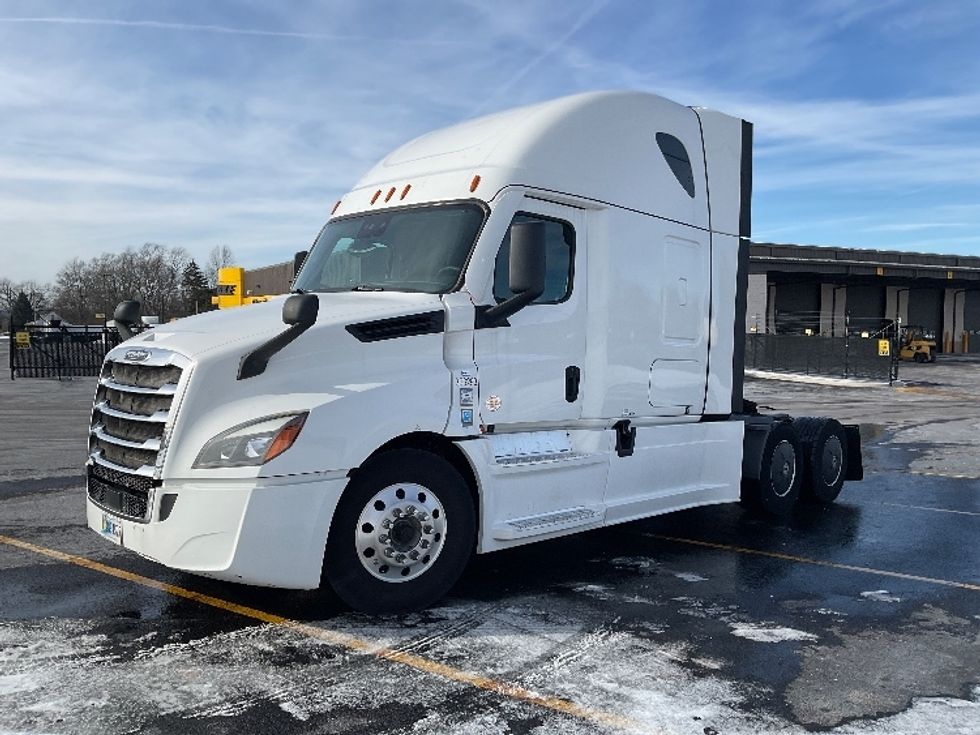 Sleeper Tractor-Heavy Duty Tractors-Freightliner-2020-T12664ST-Akron-OH-398,179\n\t\tmiles-$ 60,750 - Image 3