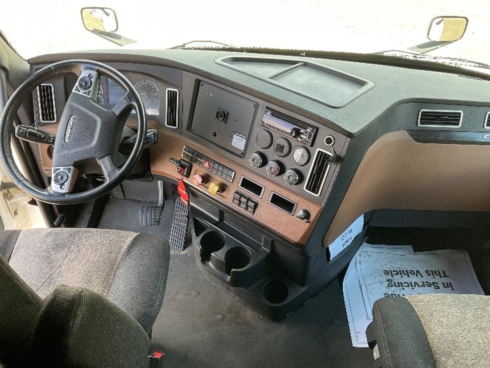 Sleeper Tractor-Heavy Duty Tractors-Freightliner-2020-T12664ST-Albany-GA-647,968\n\t\tmiles-$ 53,500 - Image 12