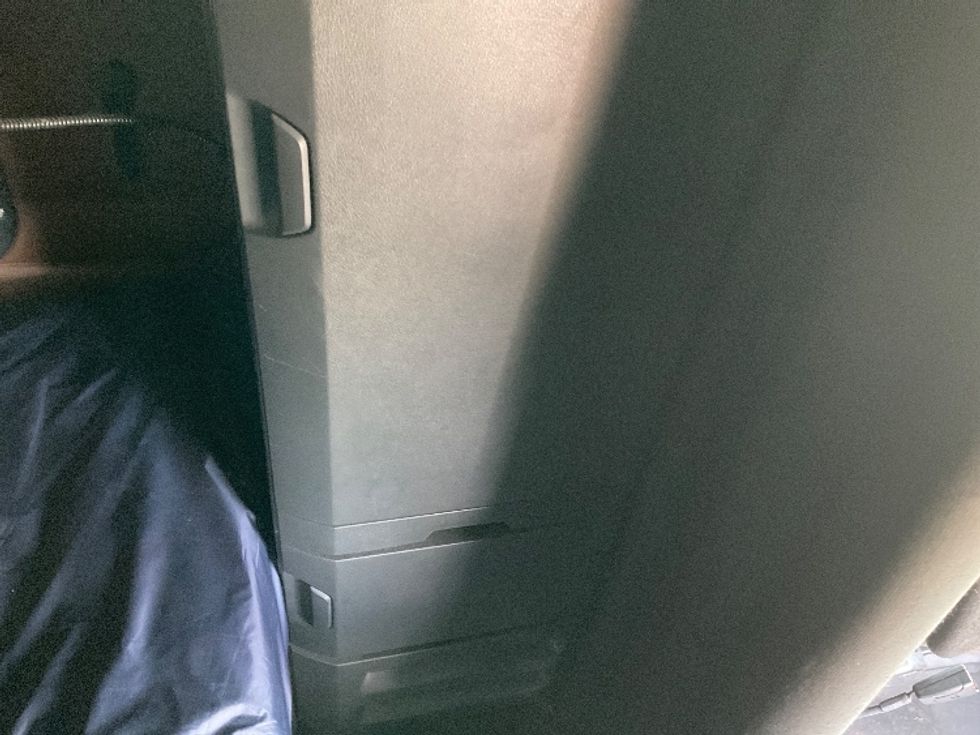 Sleeper Tractor-Heavy Duty Tractors-Freightliner-2020-T12664ST-Albany-GA-647,968\n\t\tmiles-$ 53,500 - Image 19