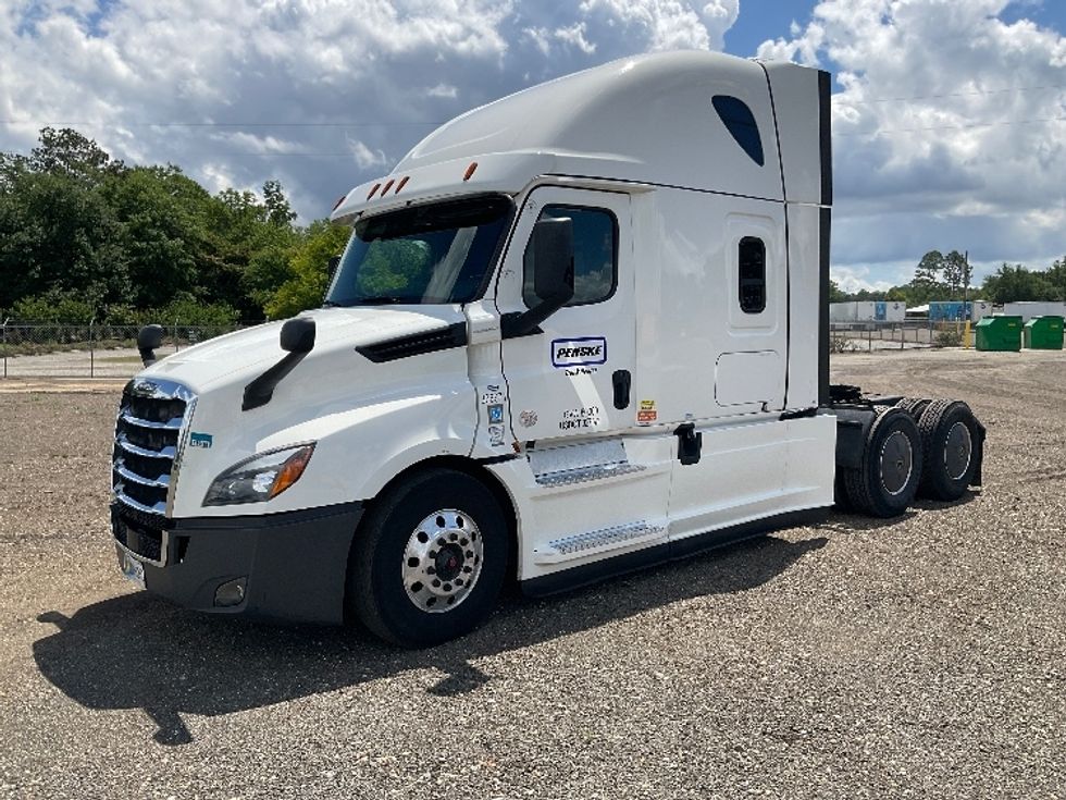 Sleeper Tractor-Heavy Duty Tractors-Freightliner-2020-T12664ST-Albany-GA-647,968\n\t\tmiles-$ 53,500 - Image 3