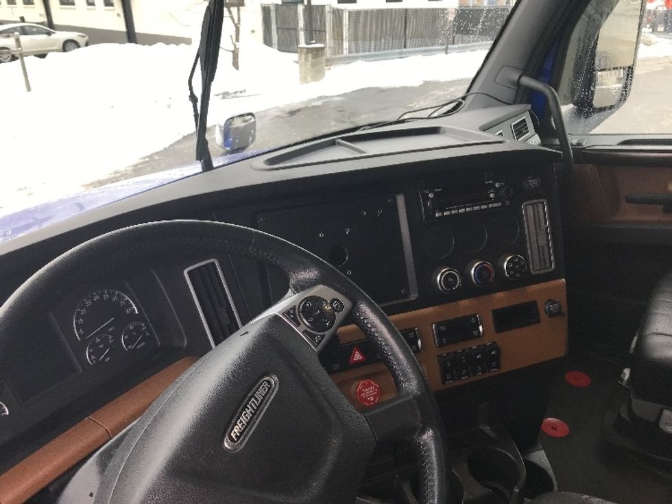 Sleeper Tractor-Heavy Duty Tractors-Freightliner-2020-T12664ST-Albany-NY-336,666\n\t\tmiles-$ 68,000 - Image 11