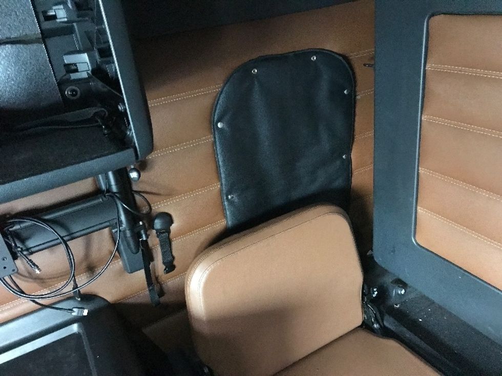 Sleeper Tractor-Heavy Duty Tractors-Freightliner-2020-T12664ST-Albany-NY-336,666\n\t\tmiles-$ 68,000 - Image 19