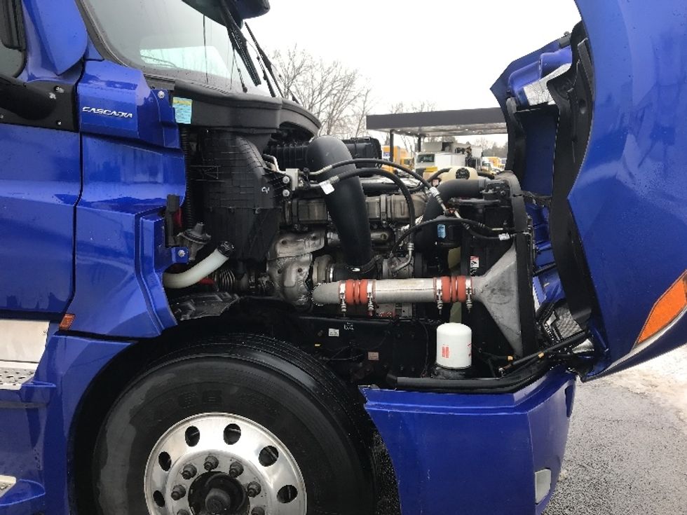 Sleeper Tractor-Heavy Duty Tractors-Freightliner-2020-T12664ST-Albany-NY-336,666\n\t\tmiles-$ 68,000 - Image 20