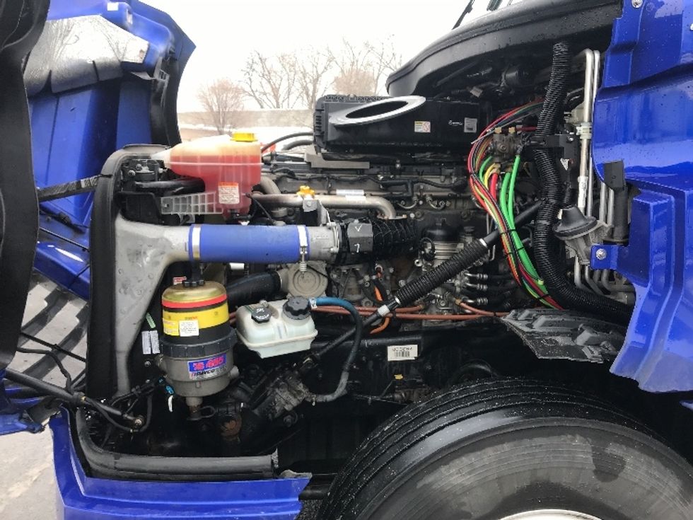 Sleeper Tractor-Heavy Duty Tractors-Freightliner-2020-T12664ST-Albany-NY-336,666\n\t\tmiles-$ 68,000 - Image 21