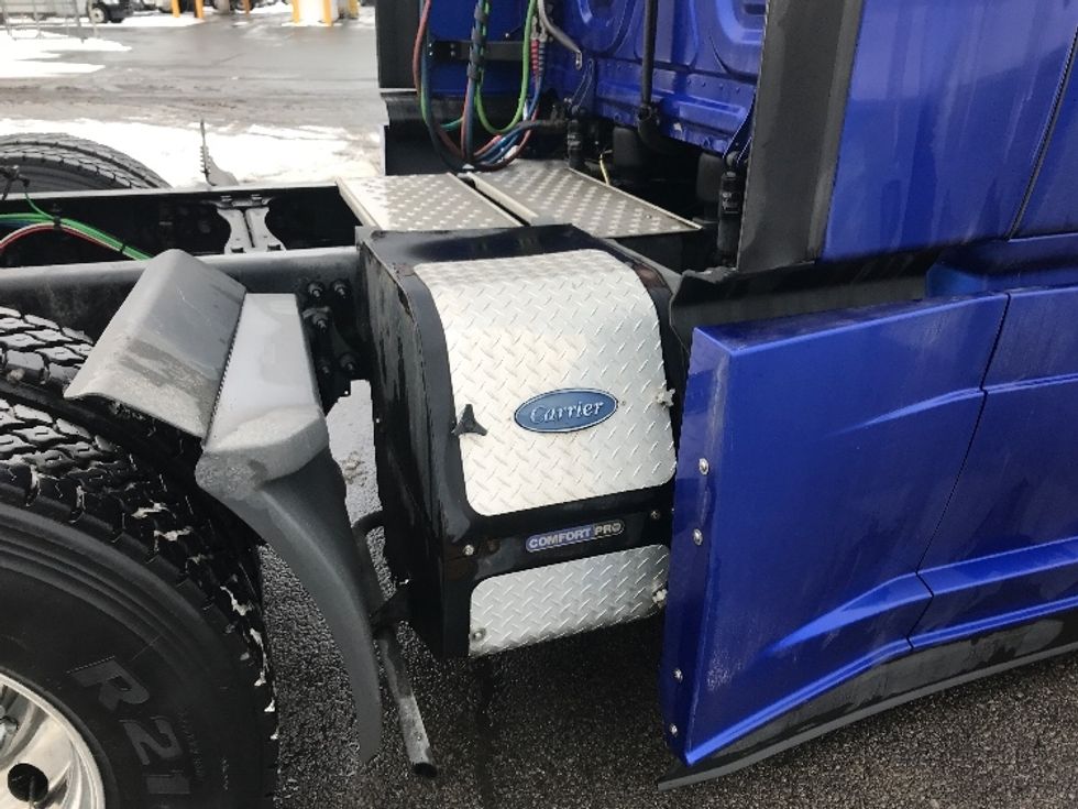 Sleeper Tractor-Heavy Duty Tractors-Freightliner-2020-T12664ST-Albany-NY-336,666\n\t\tmiles-$ 68,000 - Image 22