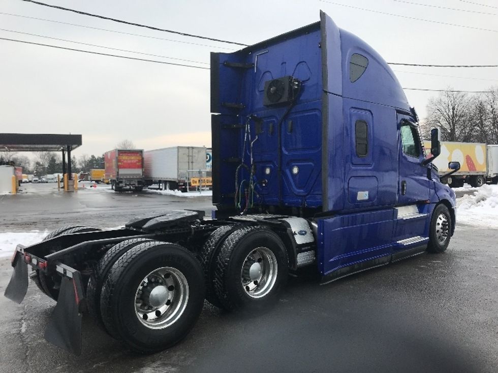 Sleeper Tractor-Heavy Duty Tractors-Freightliner-2020-T12664ST-Albany-NY-336,666\n\t\tmiles-$ 68,000 - Image 7