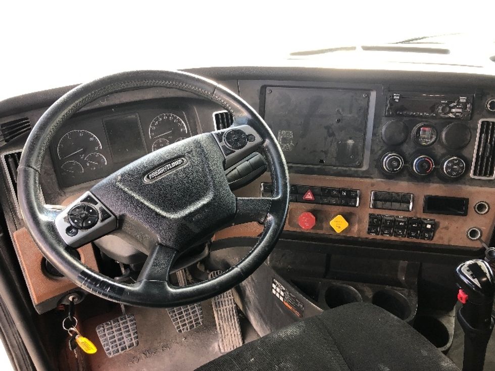 Sleeper Tractor-Heavy Duty Tractors-Freightliner-2020-T12664ST-Albany-NY-401,391\n\t\tmiles-$ 74,750 - Image 11