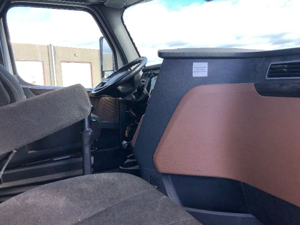 Sleeper Tractor-Heavy Duty Tractors-Freightliner-2020-T12664ST-Albany-NY-401,391\n\t\tmiles-$ 74,750 - Image 15