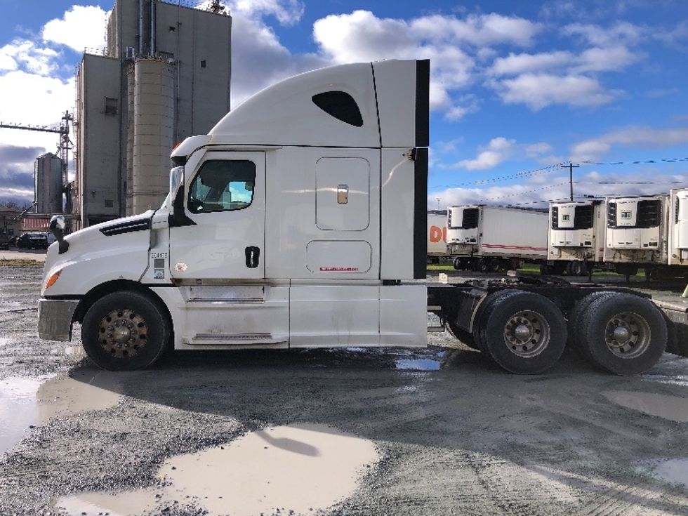 Sleeper Tractor-Heavy Duty Tractors-Freightliner-2020-T12664ST-Albany-NY-401,391\n\t\tmiles-$ 74,750 - Image 4