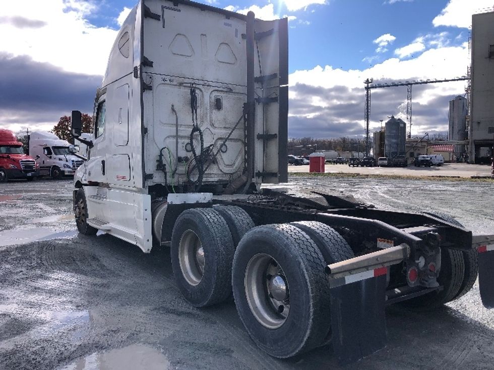 Sleeper Tractor-Heavy Duty Tractors-Freightliner-2020-T12664ST-Albany-NY-401,391\n\t\tmiles-$ 74,750 - Image 5