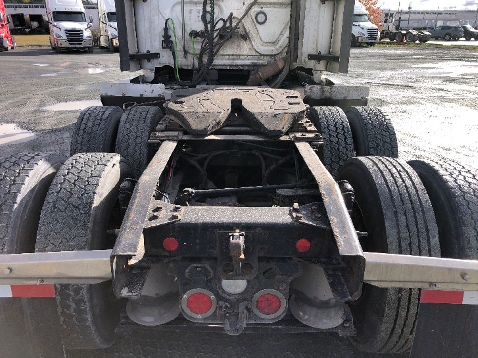 Sleeper Tractor-Heavy Duty Tractors-Freightliner-2020-T12664ST-Albany-NY-401,391\n\t\tmiles-$ 74,750 - Image 6