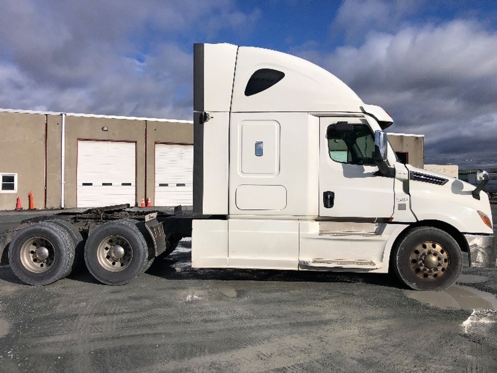 Sleeper Tractor-Heavy Duty Tractors-Freightliner-2020-T12664ST-Albany-NY-401,391\n\t\tmiles-$ 74,750 - Image 8