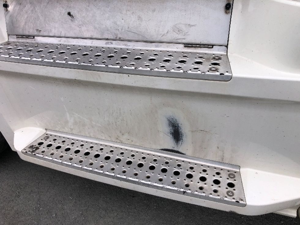 Sleeper Tractor-Heavy Duty Tractors-Freightliner-2020-T12664ST-Albany-NY-405,269\n\t\tmiles-$ 74,500 - Image 22