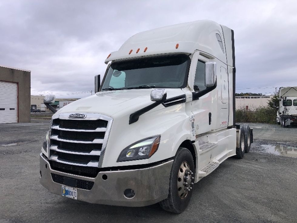 Sleeper Tractor-Heavy Duty Tractors-Freightliner-2020-T12664ST-Albany-NY-405,269\n\t\tmiles-$ 74,500 - Image 3