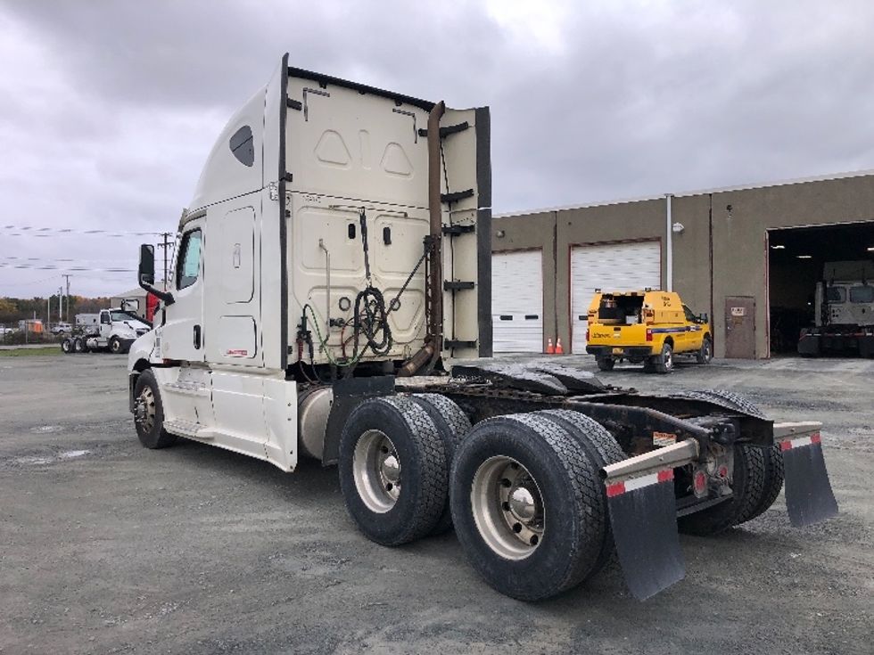 Sleeper Tractor-Heavy Duty Tractors-Freightliner-2020-T12664ST-Albany-NY-405,269\n\t\tmiles-$ 74,500 - Image 5