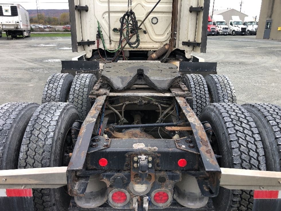 Sleeper Tractor-Heavy Duty Tractors-Freightliner-2020-T12664ST-Albany-NY-405,269\n\t\tmiles-$ 74,500 - Image 6