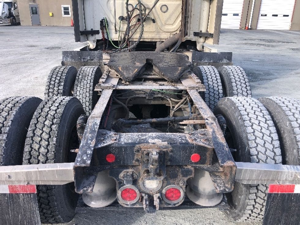 Sleeper Tractor-Heavy Duty Tractors-Freightliner-2020-T12664ST-Albany-NY-427,827\n\t\tmiles-$ 73,250 - Image 6