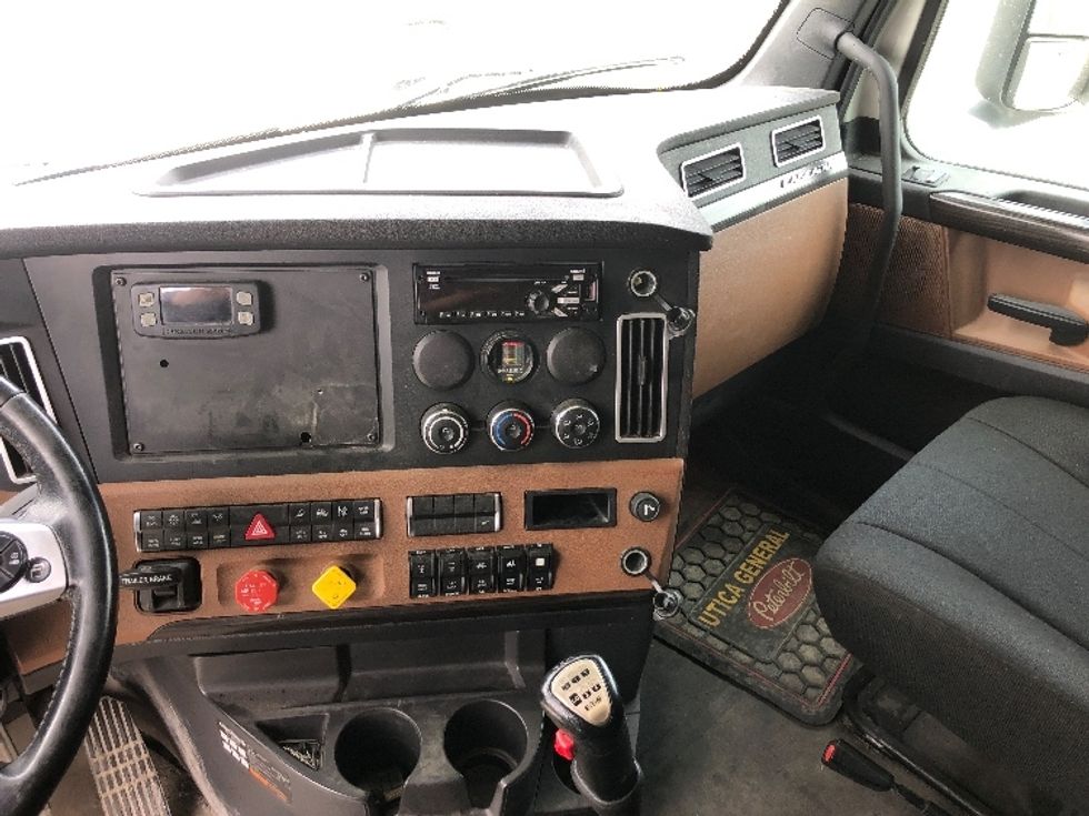 Sleeper Tractor-Heavy Duty Tractors-Freightliner-2020-T12664ST-Albany-NY-437,762\n\t\tmiles-$ 75,750 - Image 12